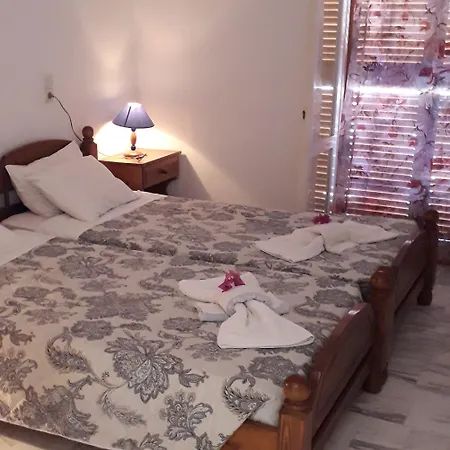 Nychterida Hotel Marathias