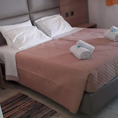 Nychterida فندق ماراثياس