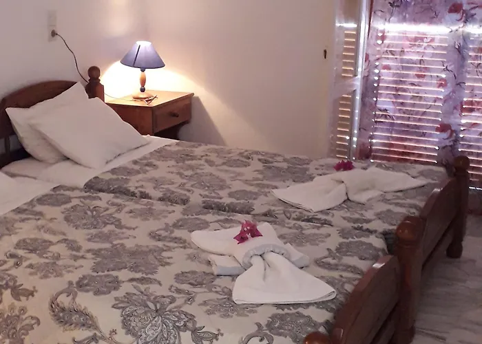 Nychterida Hotel Marathias
